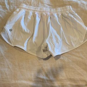Lululemon Hotty Hot Short 2.5”